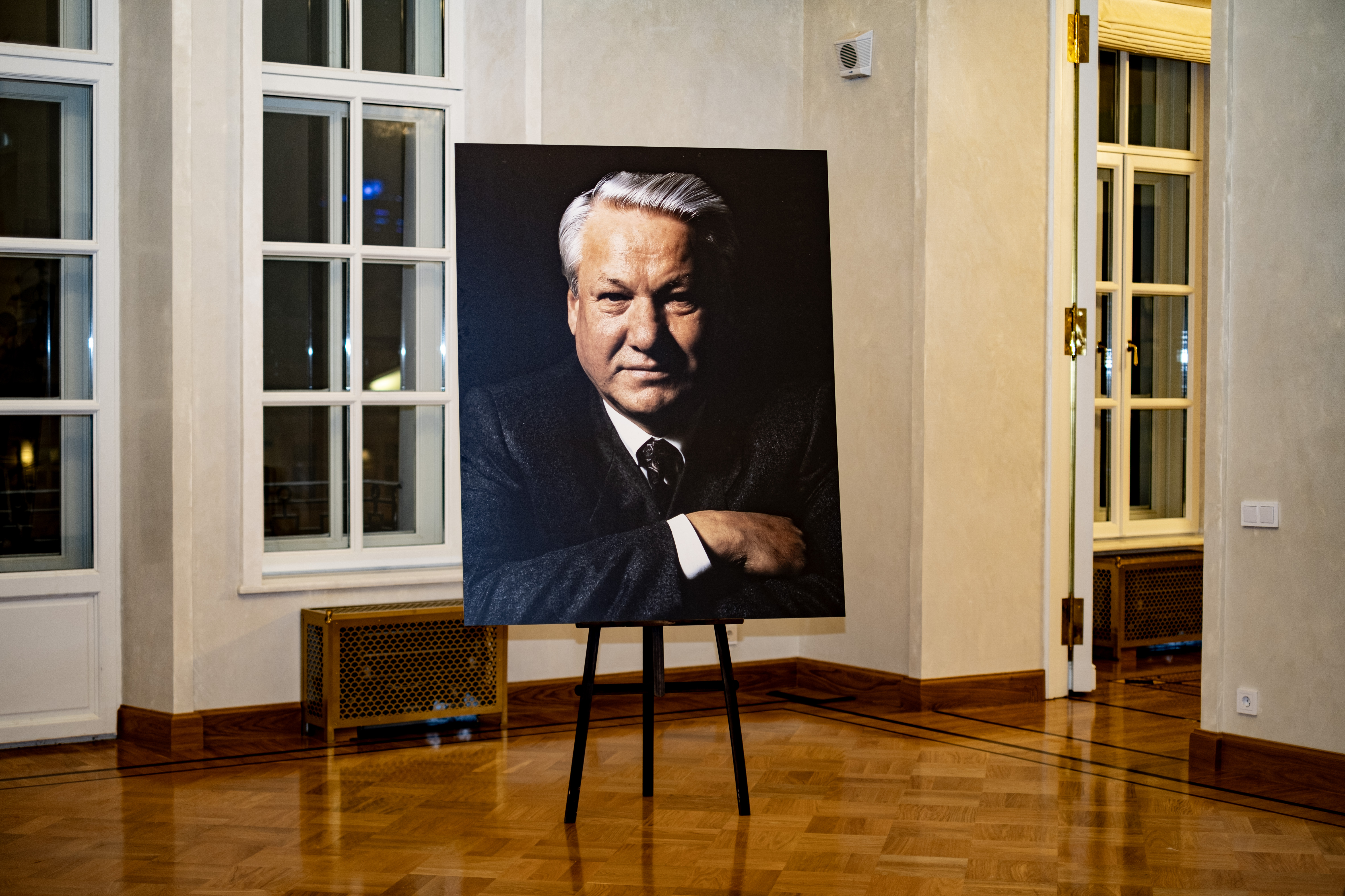 На открытии фотовыставки «Два президента» в Ельцин-центре в Москве. 1 февраля 2026 г. © Фото: Дмитрий Волин/Кремлевский холм