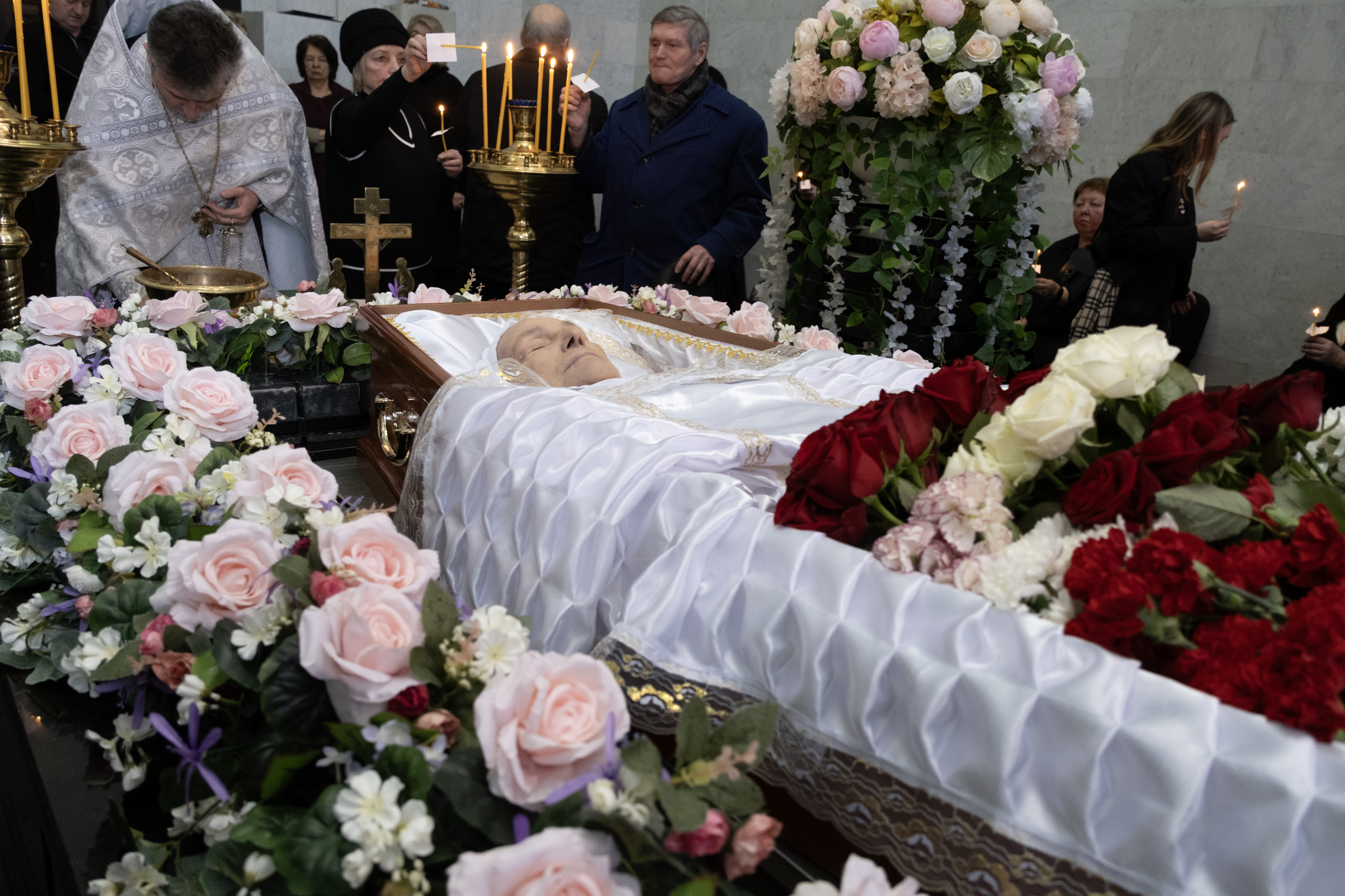 Отпевание во время церемонии прощания с Алевтиной Федуловой в малом ритуальном зале ЦКБ в Москве. 9 февраля 2026 г. Федулова скончавшейся 5 февраля на 86-м году жизни. © Фото: Дмитрий Волин/Кремлевский холм